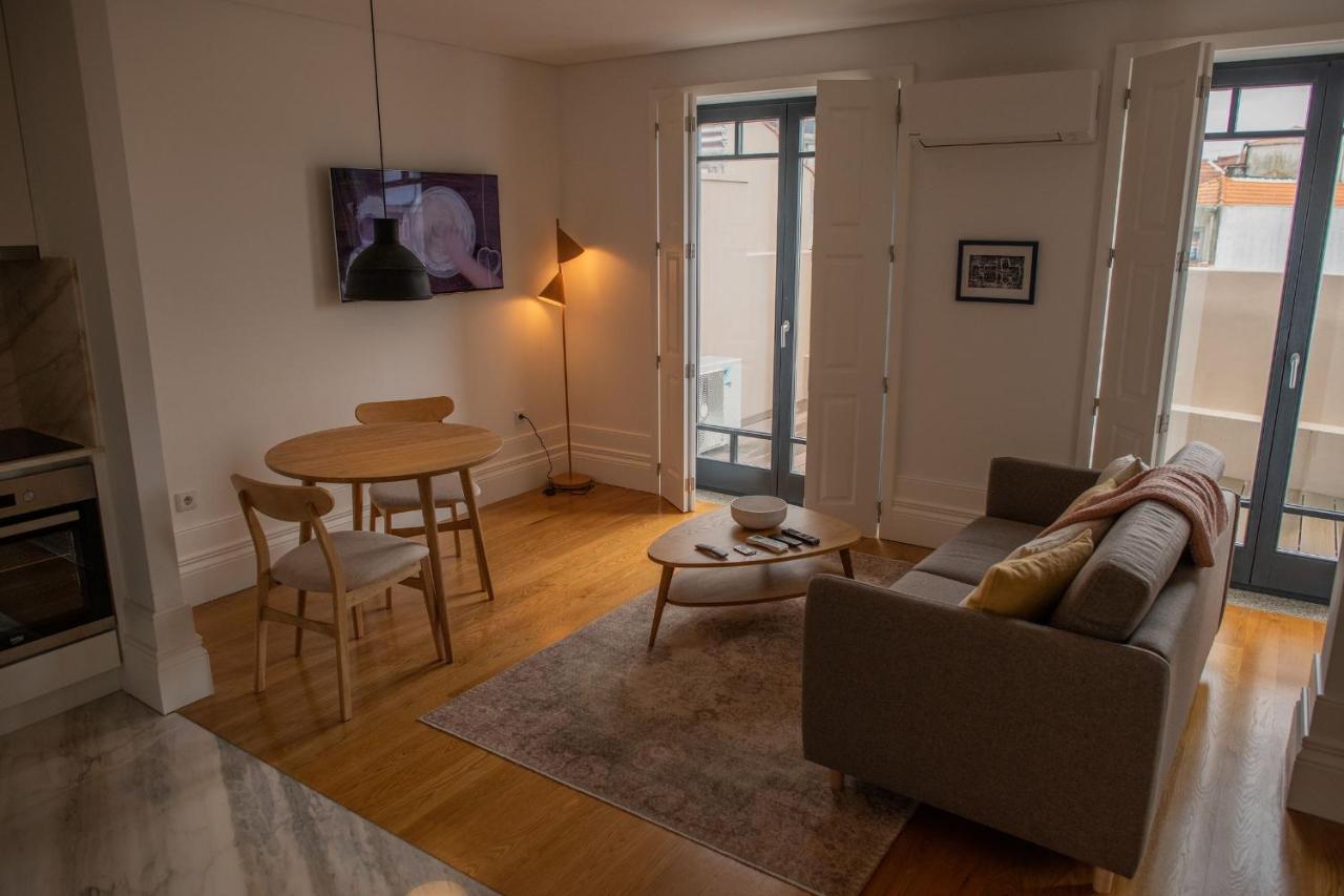 פורטו Spacious Studio W/ Balcony & Ac By Lovelystay מראה חיצוני תמונה